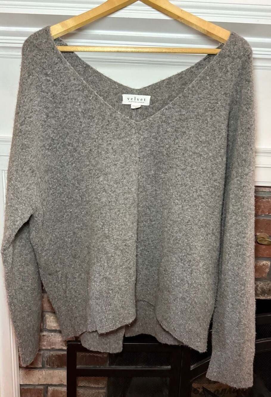 Velvet by Graham & Spencer Women's Grey V-Neck Wool and Yak Blend Sweater